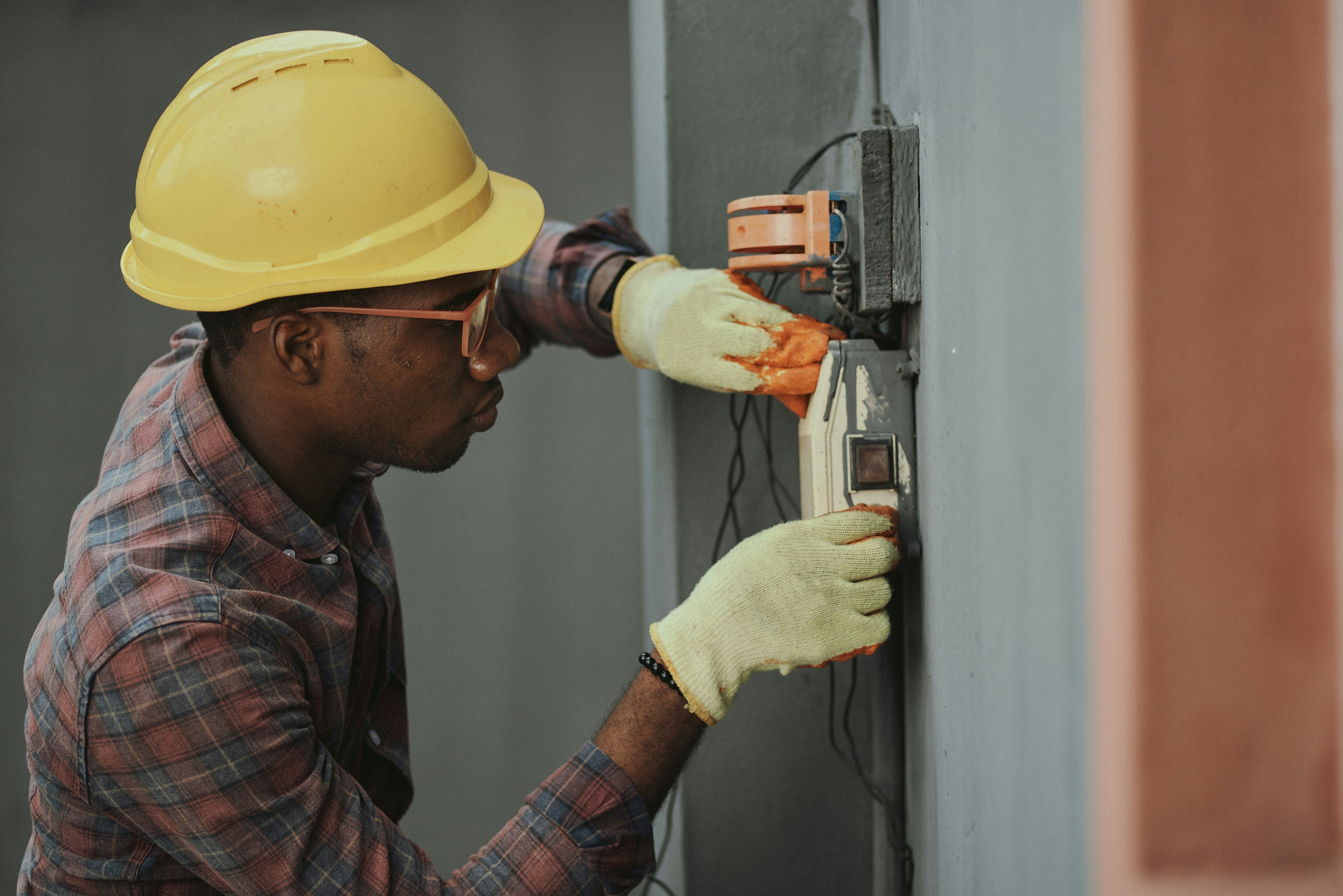 Assistant Electrician